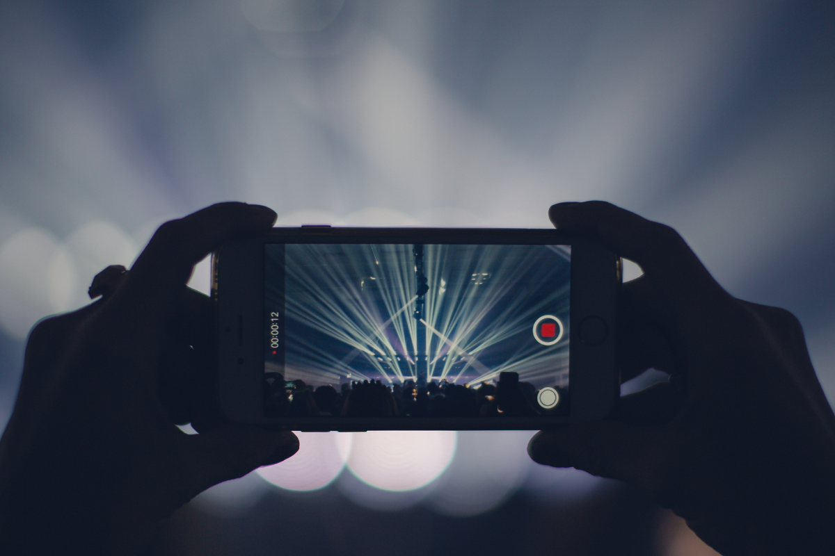 10 Best Smartphone Cameras For Concerts – Pro Phone Photo